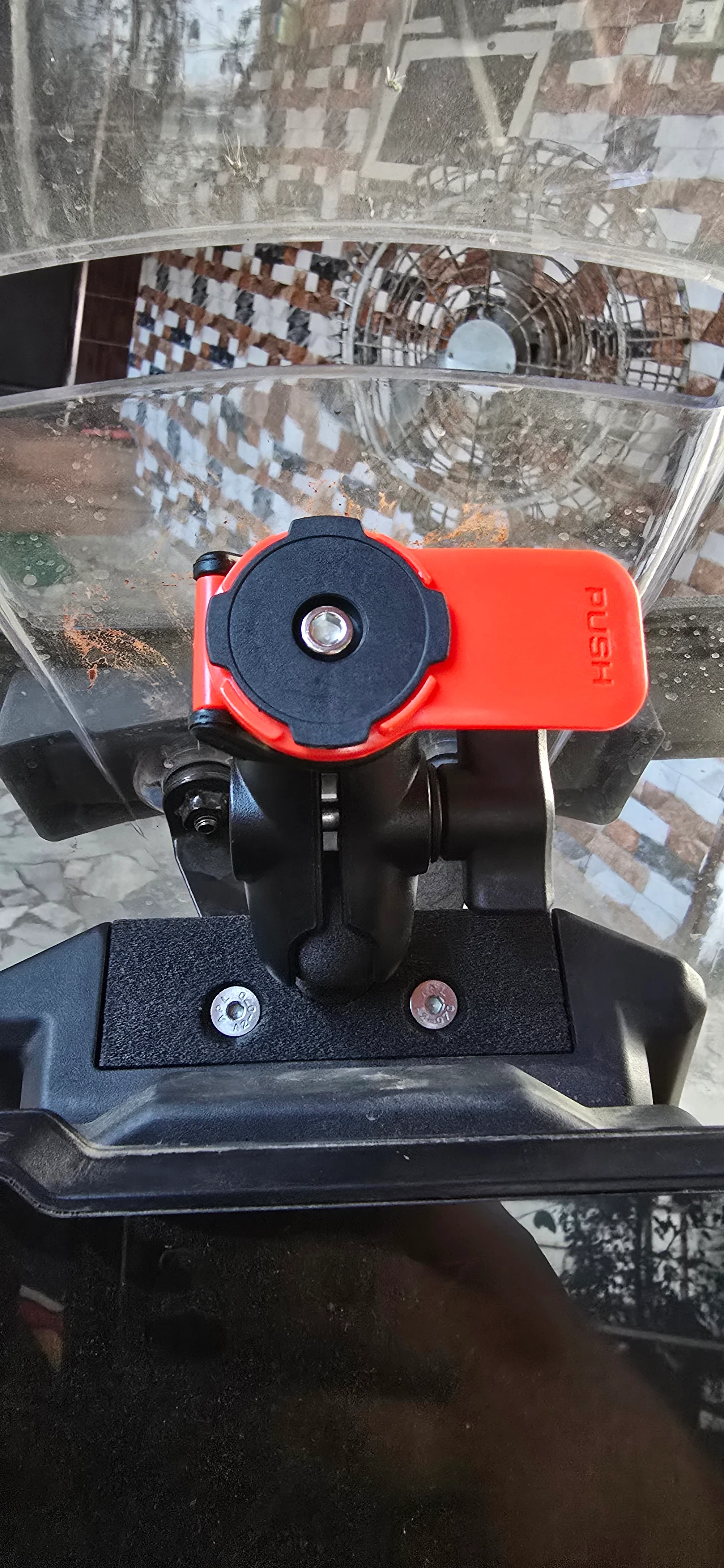 Twist n Go Phone Holder for KTM 250/390 Adventure 2025 - Image 4